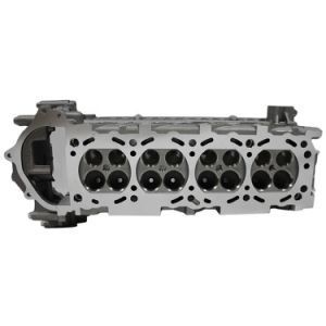 20mm シリンダー直径 ニッサン・ナバラ 2.4L Ka24-De 11040-Vj260 16V用のシリンダーヘッド